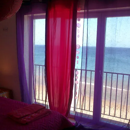 Beachfront In Praia Da Lägenhet Salema