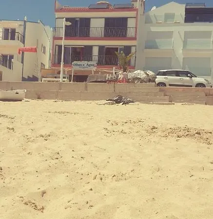Beachfront In Praia Da Lägenhet *