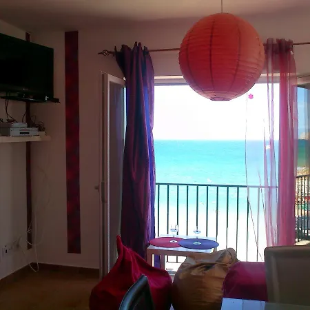 Beachfront In Praia Da Апартаменты