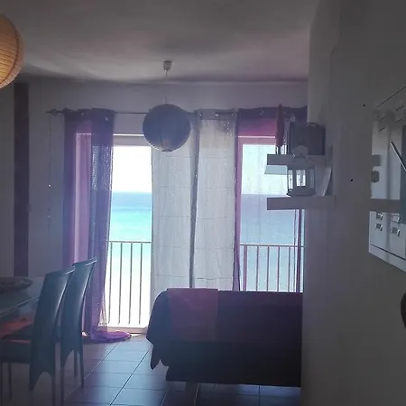 Beachfront In Praia Da Апартаменты