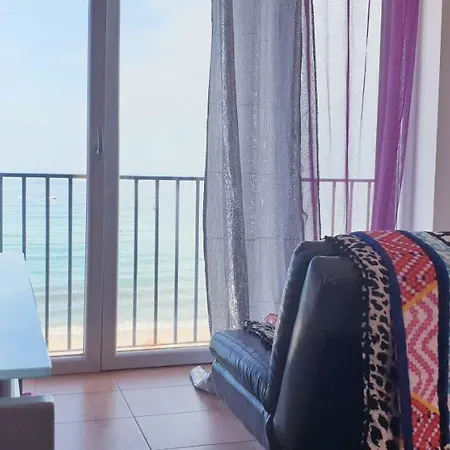 Beachfront In Praia Da Салема